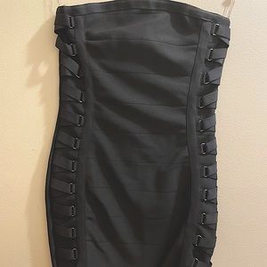 Large strapless black dress